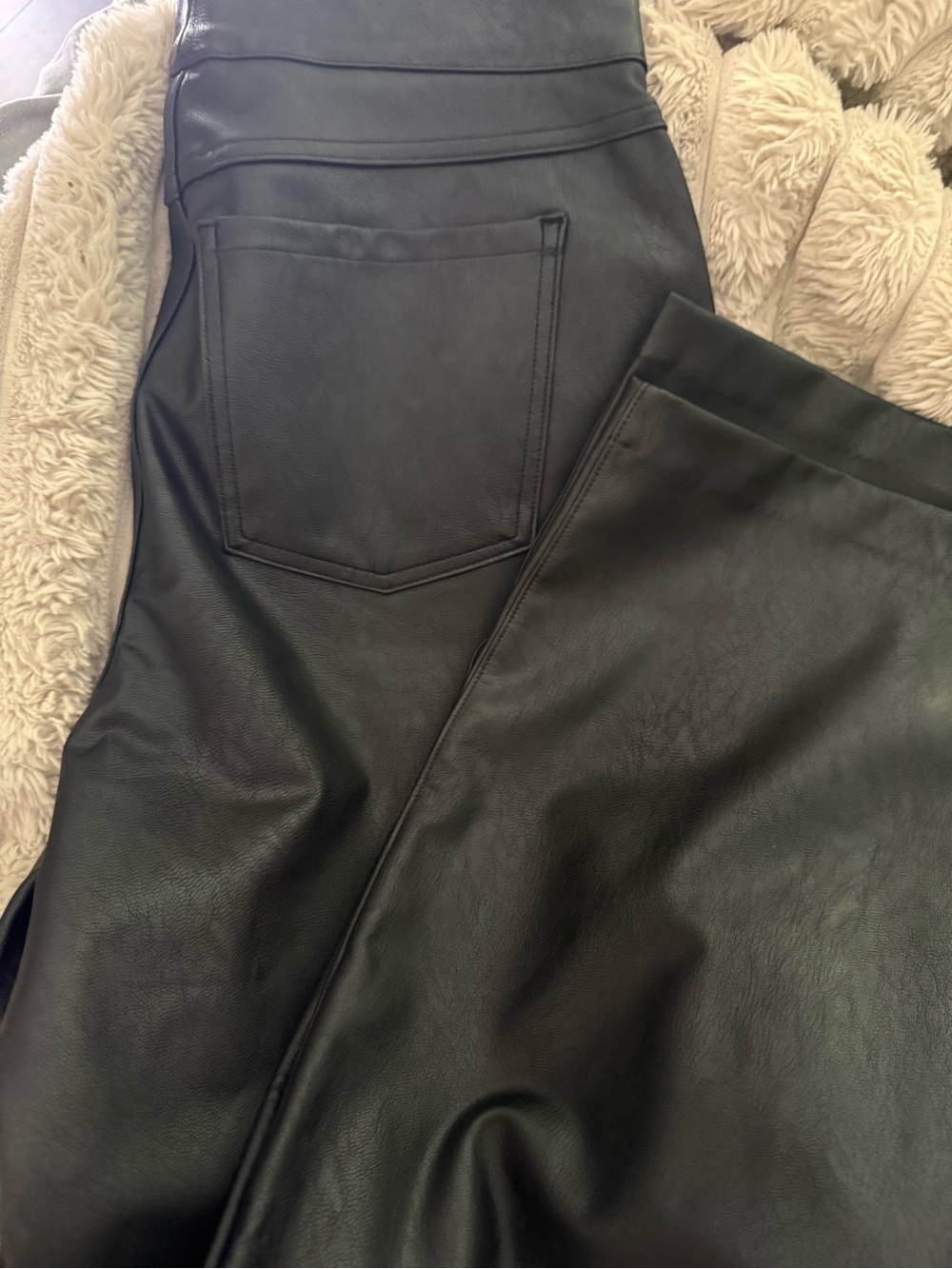 Spanx Vegan Leather Crop Pants Sleek - Picture 4 of 4